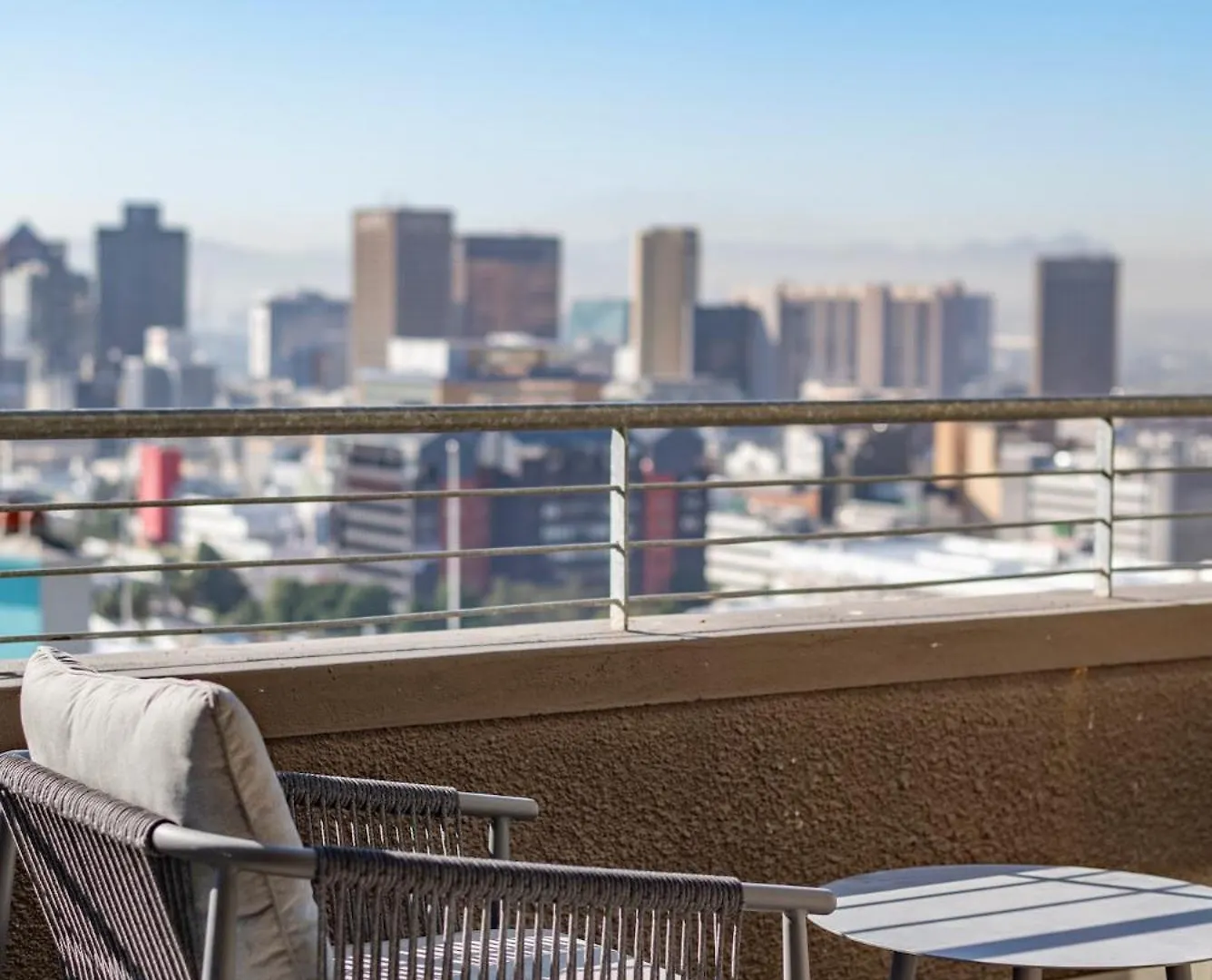 40 On L Modern Oasis With Stunning Views Daire Cape Town